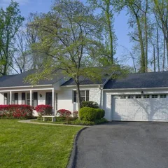 8521 Meadowlark Lane
