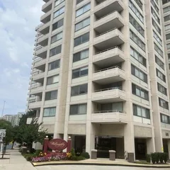 4515 Willard Avenue, Unit 1217S