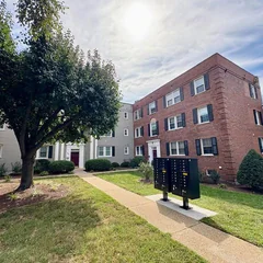 2008 38th Street Southeast, Unit 302