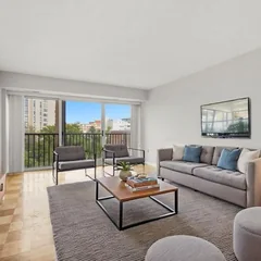 1300 Army Navy Drive, Unit 815