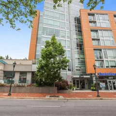 6820 Wisconsin Avenue, Unit 4005